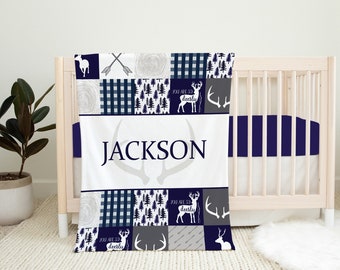 Personalisierte Wald Baby Decke, Baby Name Decke, du bist So Deerly geliebt Wald Krippe Bettwäsche, Baby-Dusche-Geschenk Hirsch Baby Jungen Decke