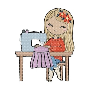 Könnte beinhalten: Eine Cartoon-Illustration eines Mädchens, das auf einem lila Stoff mit einer Nähmaschine auf einem Holztisch näht. Sie hat blonde Haare mit roten Blumen darin und trägt einen roten Pullover und eine blaue Jeans.