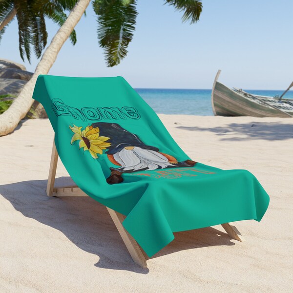 Lucky Gnome Round Beach Towel main image 0