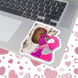 Sticker gnome amoureux, Initiales personnalisées, arbre plante, Sticker couple, Sticker personnalisé, Sticker pour ordinateur portable, Sticker pour ordinateur portable, Sticker bouteille d'eau
