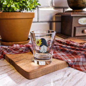 Bicchierino da shot a forma di gnomo di girasole, grazioso bicchiere da bere in miniatura floreale per regali, decorazioni per la cucina, oggetti da collezione, accessori per bar, regalo di inaugurazione della casa