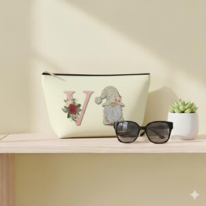 Accessoirezakje met bloemenmonogram, make-uptasje, make-uptasje op maat, make-uptasje
