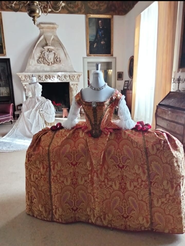 Marie Antoinette Robe à la Court
