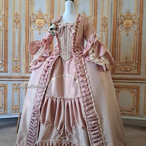 Bata a la francesa María Antonieta rosa