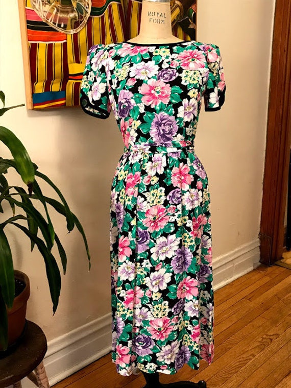 Vintage 80's does 40's Floral Sheath Dress with Tu