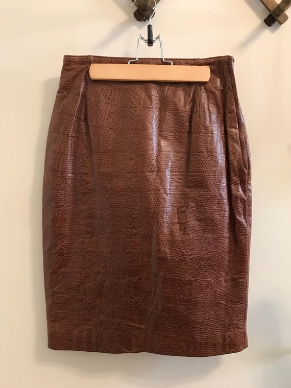 Vintage Gold Metallic Skirt size S-M Pencil Skirt with Leather detail Vintage Italian Designer Golden Skirt Party Glam Gold Skirt