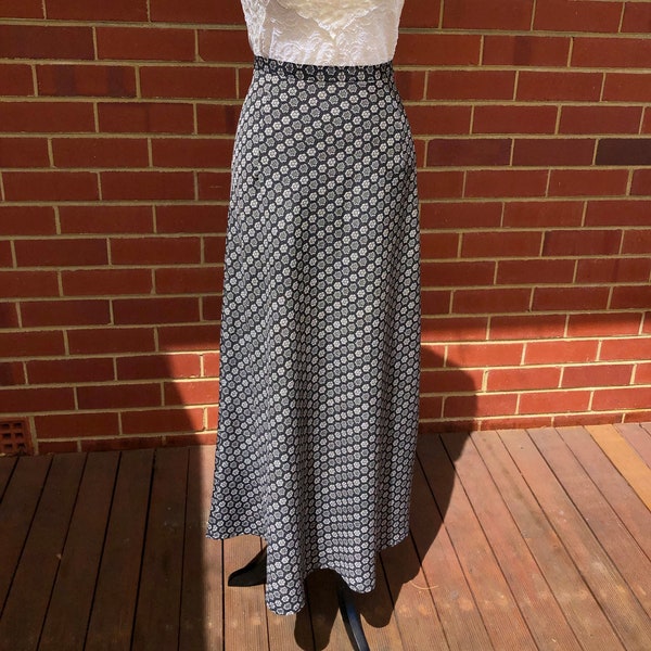 Vintage SPORTSGIRL geometric patterned maxi skirt