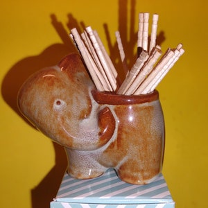 Nikodemus #135 Elefantkruka - Tandpetarhållare - Tändstickshållare Ferro-Stone Ceramics