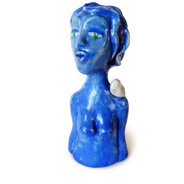 Sculpture femme argile rouge ou bleue