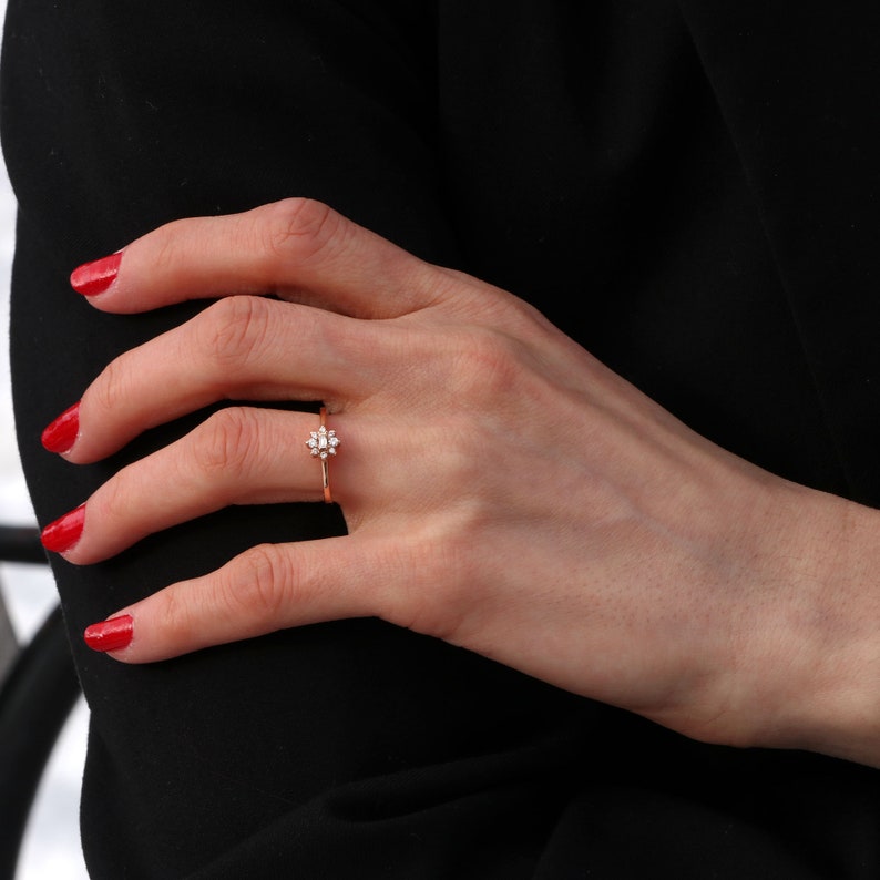 Chic Flower Diamond Ring Timeless Sunburst Flower Ring Nature Inspired Diamond Ring 14K Solid Gold Baguette /& Round Diamond Band