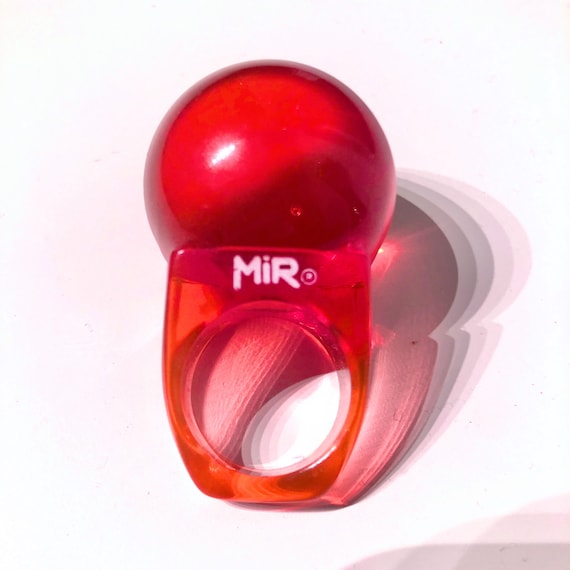 1960s original Carlo Pagani Mir lucite ring