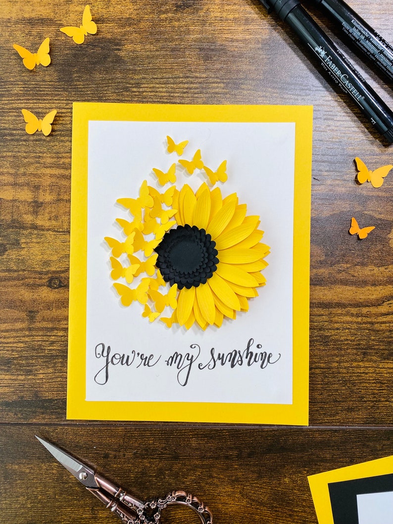 Cartão SVG com Girassol e Borboletas | Modelo de Cartão de Papel em Camadas 3D para Cricut | Download Digital de Cartão Floral para Felicitações imagem 2