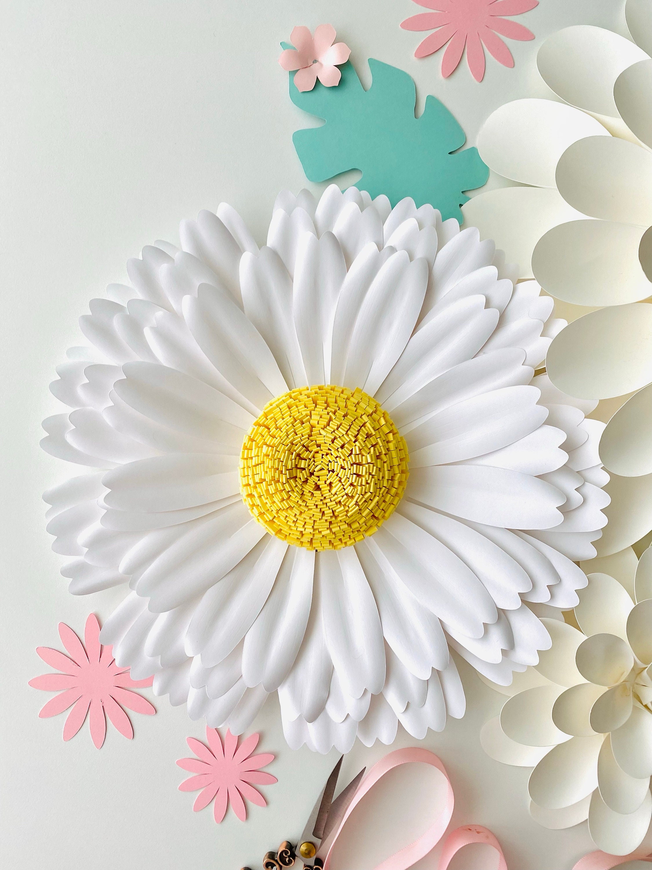 The Classic Daisy Ceramic Paint Palette - The Store at Mia