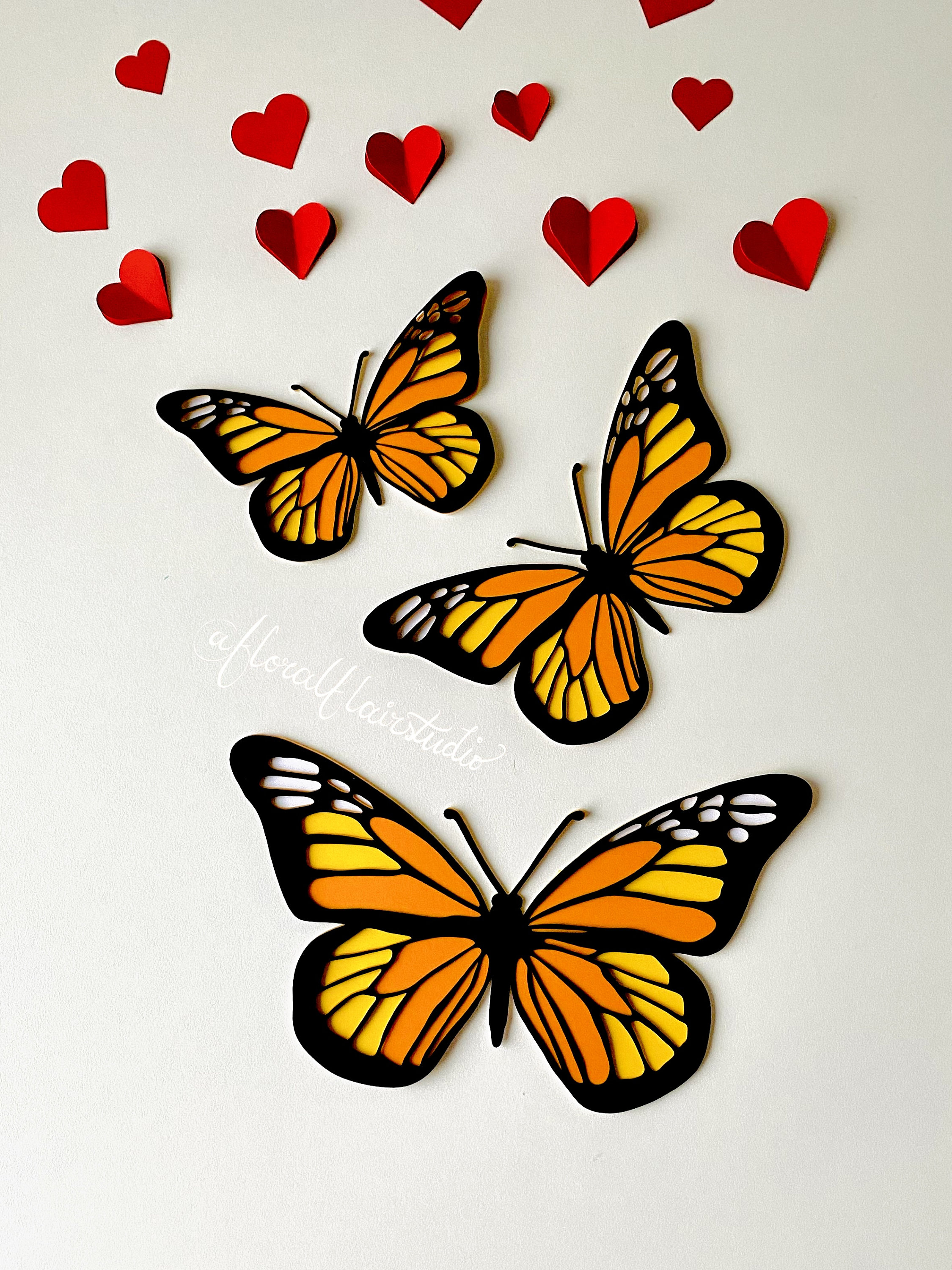 Gatto E Farfalla Tra Le Margherite - Ricamare A Mezzo Punto &ndash; La Casa Del Mezzo Punto SRL