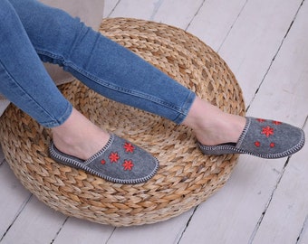 Womens Ladies Slippers Home Shoes Sandals Felt Polskie Kapcie Hausschuhe Grey Flowers,Floral Pattern  ALL Sizes UK SELLER
