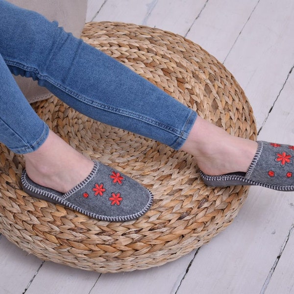 Womens Ladies Slippers Home Shoes Sandals Felt Polskie Kapcie Hausschuhe Grey Flowers,Floral Pattern  ALL Sizes UK SELLER