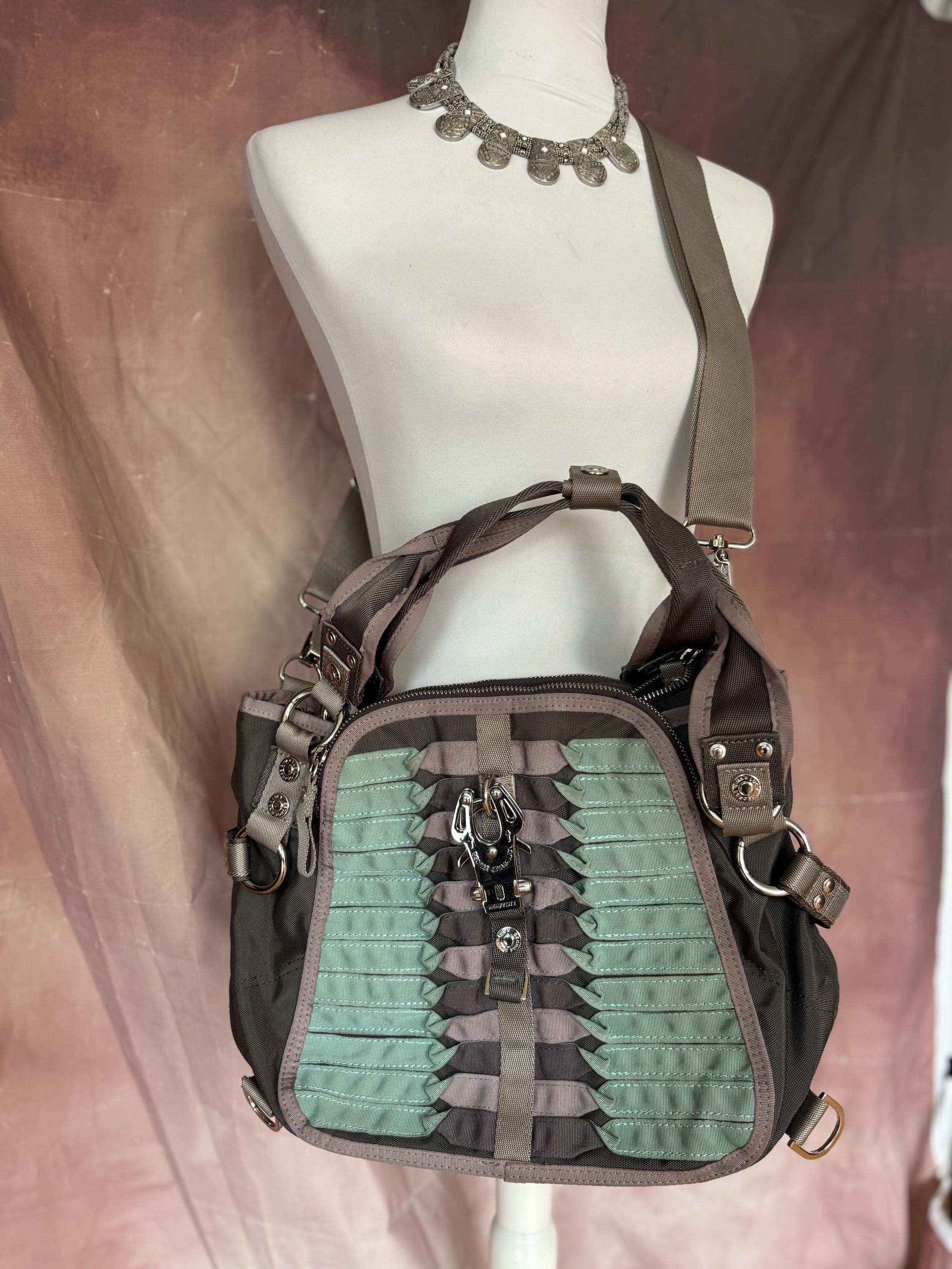 ★GEORGE GINA&LUCY★ ジョージ ジーナ&ルーシー　バッグ George Gina Lucy Multipocket Cargo Crossbody Blue Bag Jelly