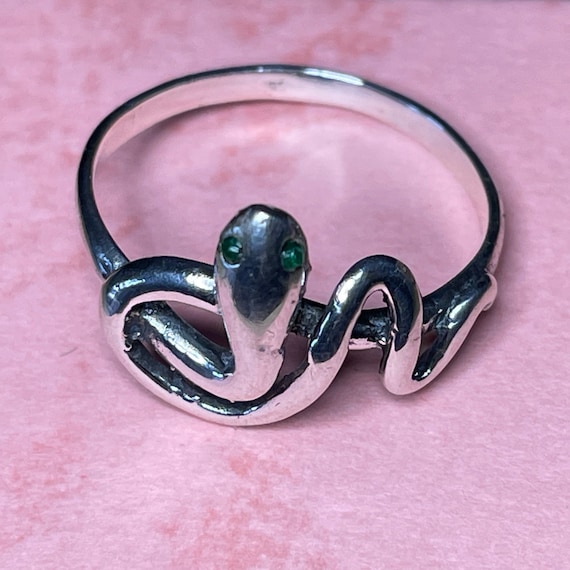 Silver snake / serpent ring with green emerald ey… - image 3