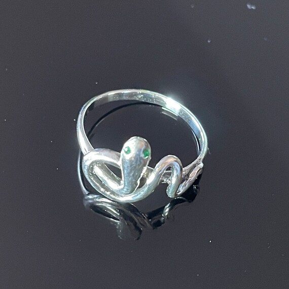 Silver snake / serpent ring with green emerald ey… - image 5