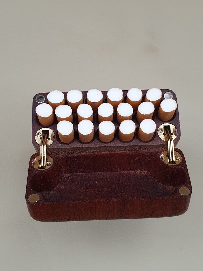 Caja de cigarrillos de madera de caoba personalizada para | Etsy