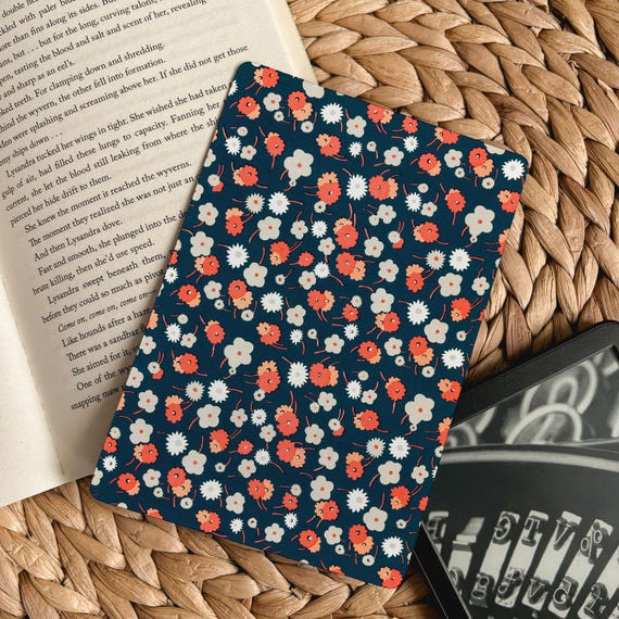 Japanese Floral Themed Kindle Paperwhite Case Insert | Kindle