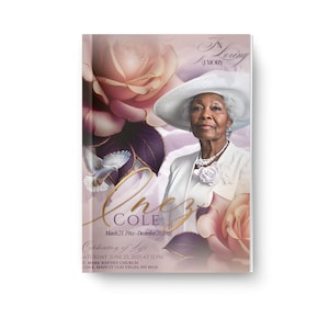Peut inclure: Couverture de livre commémoratif avec le portrait d'une femme âgée portant un chapeau et une veste blancs, avec un collier de perles. Le fond comprend des roses et des colombes. Le texte indique "Chez Cole" et "In Loving Memory".