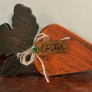Estantería con zanahorias de Pascua