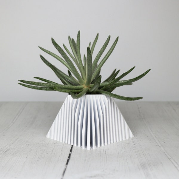 3d print white plant pot, 3-4 inch small plant pot or large plant pot, succulent pot, plant pot indoor use, indoor succulent planter