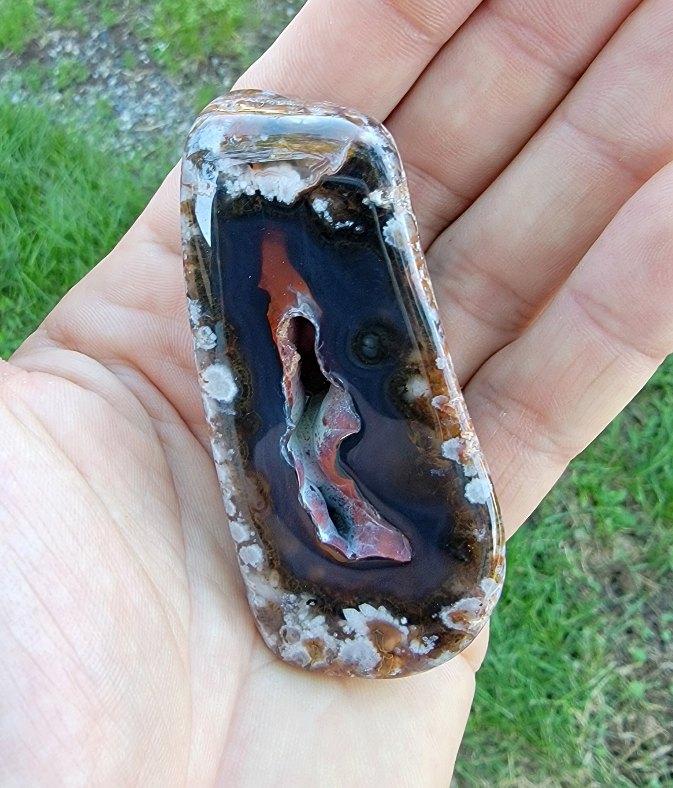 フォーティフィケーション レッド プルーム アゲート ウィズ アイズ