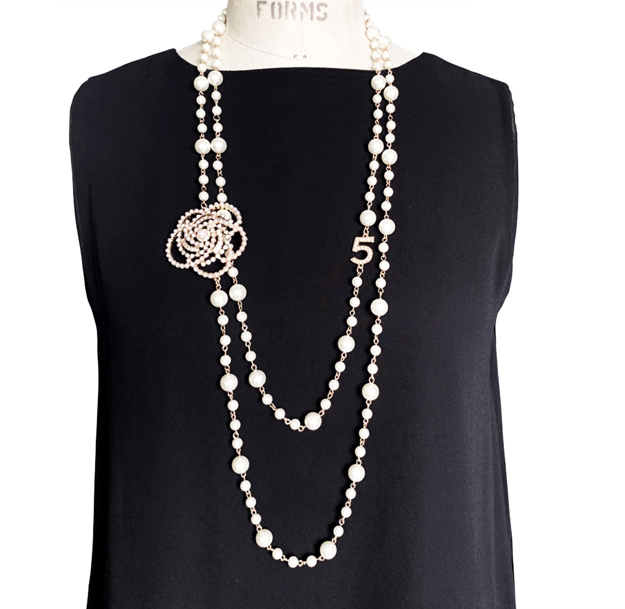 Chanel big deals pearl necklace