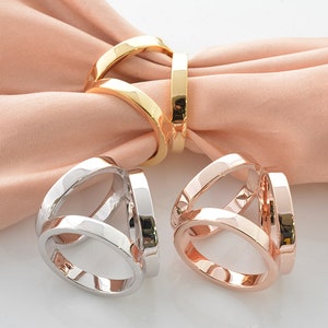 WULI PEACH Scarf Ring Buckle, Scarf Rings and Sliders for Scarves Sliver  Gold, Neckerchief T-shirt Thin Scarf Clips and Rings for Women, Oval 2 :  : Clothing, Shoes & Accessories