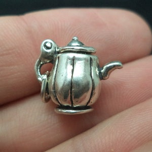 Sterling silver « à la du Belloy » Coffee pot, Paris XIXe siècle -  Ref.108099