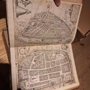 Sammlung von Stichen / Szenografische Karte von Frankreich, 17. und 18. Jahrhundert (Buchnummer 4)
