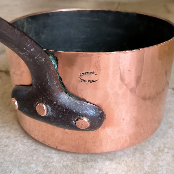 Beautiful, professional quality, antique, French, 3mm, hand hammered copper pan manufactured by E. Dehilleran of Paris. Circa early 1900's