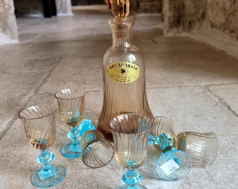 Superbe service vintage français Art Lorrain en verre ambré et bleu par les Verreries Lorraines Crystal. Vers les années 50/60