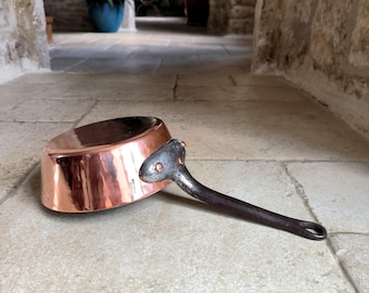 Gorgeous, rare, professional quality, vintage, Belgian, 20cm hand hammered, 3.7mm copper, Windsor/tapered pan by Pommier. Circa early 1900's