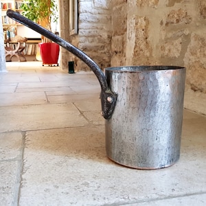 Absolutely stunning, rare, professional quality, antique, hand hammered, handmade, French, 2.5mm copper &quot;Leopard&quot; pan. Circa early 1900&#39;s