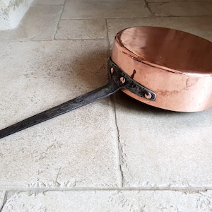 Stunning and rare, professional quality, 27cm, antique, French, hand hammered, handmade, 3mm copper sauté pan. Circa mid to late 1800&#39;s.