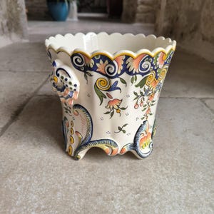 Stunning, small, antique, French, Faïence Jardiniere / vase décor Rouen fait main. Circa 1920&#39;s / 30&#39;s