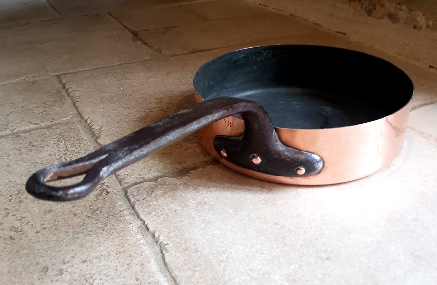 Superbe, Grand, Qualité Hôtelière, Vintage, Français, Sauté en Cuivre de 2 mm/Poêle Peu Profonde ave