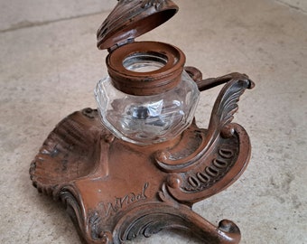 Very beautiful, antique, French, art nouveau, Inkwell manufactured and signed by N. Vidal with original glass tank. Circa late early 1900's