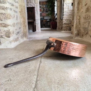 Gorgeous, rare, large, professional quality, vintage, French, 30cm hand hammered, 3.4mm copper, sauté pan. Circa 1940&#39;s / 50&#39;s