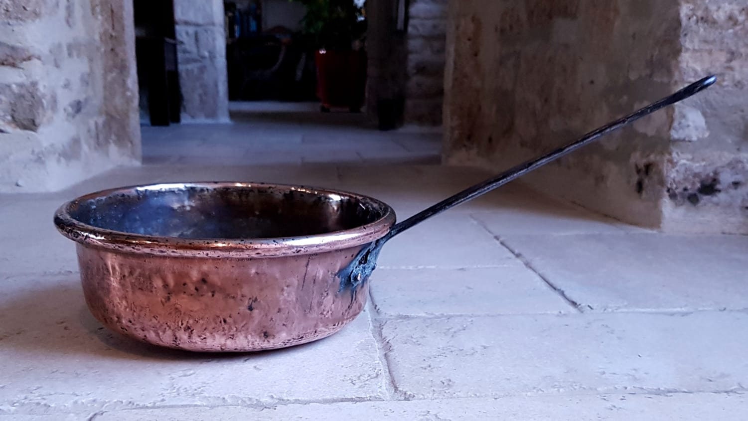 Superbe, Grand, Antique, Fait à La Main et Battu Main, Français, Casserole de Cheminée en Cuivre