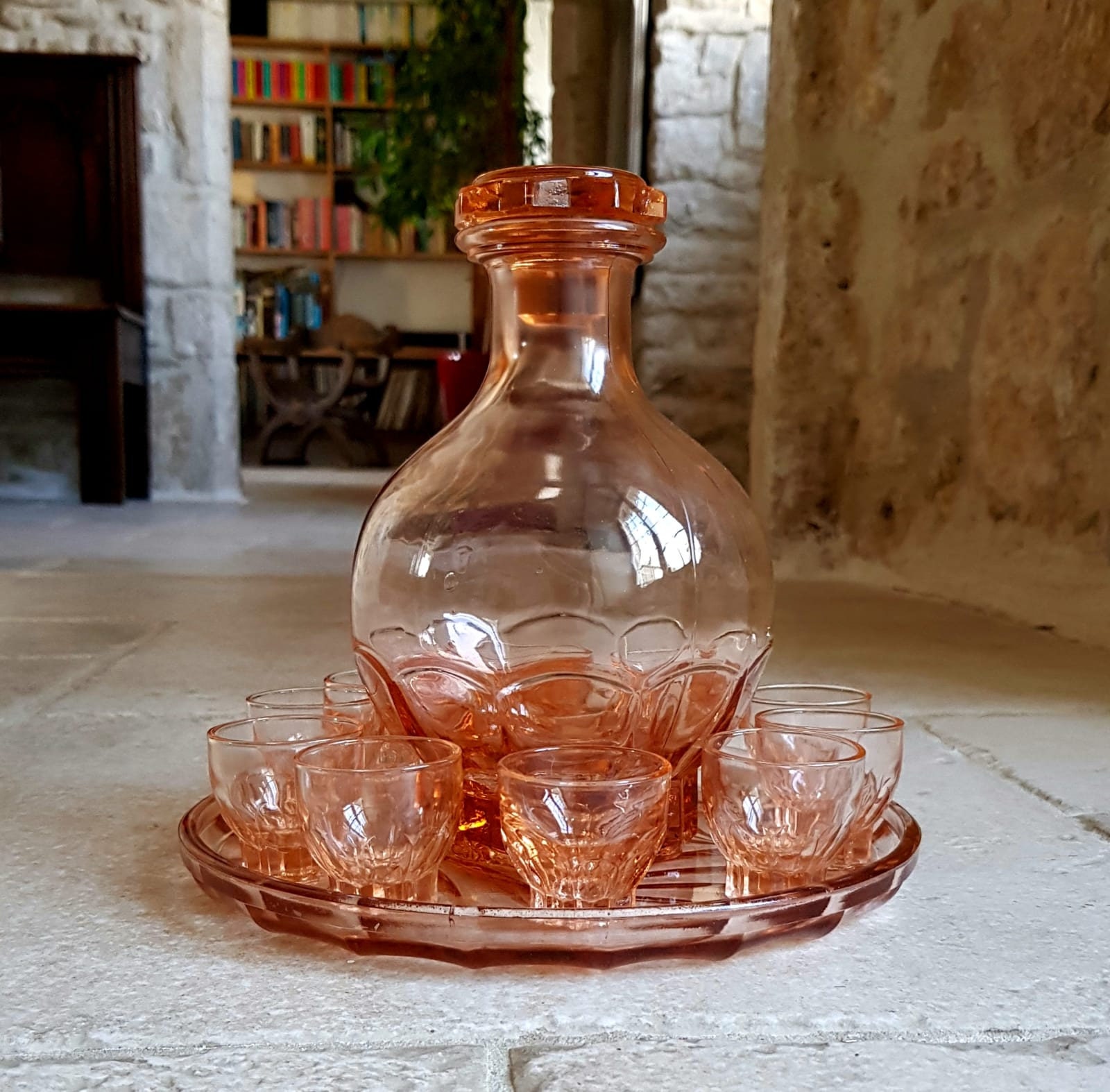 Magnifique, Vintage, Français, Années 1940, Style Art Déco, Rose, Verre Dépression Eau-De-Vie Carafe