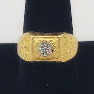 Vintage Gold Tone Filigree & Cubic Zirconia Men&#39;s Statement Ring Right Hand Ring Costume Jewelry US 9 1/2 Solitaire Pinky Ring Chunky 1970s