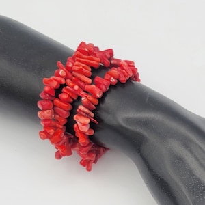 Vintage Set of 3 Interlocking Red Plastic Beaded Stretch Bracelets Costume Jewelry Retro Women Statement Large Oversize Chunky Thick Cuff