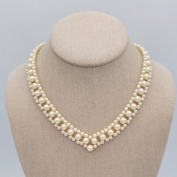 Vintage White Beaded Faux Pearl Bib Necklace with V & Hook Clasp Costume Jewelry Retro Statement Women Accessories Adjustable Collar Choker