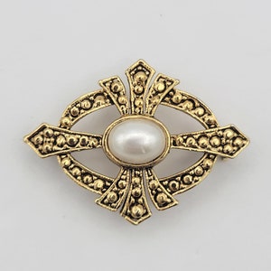 Vintage Gold Tone Openwork Textured Cross & Oval Brooch with Faux Pearl Cabochon Lapel Pin Costume Jewelry Retro Statement Women 1&quot; x 1 1/4&quot;