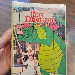 Vintage NOS Sealed 1998 Walt Disney&#39;s Pete&#39;s Dragon Clamshell VHS Home Video New Stock #010 ISBN 1558900446 Black Diamond 1977 Classic