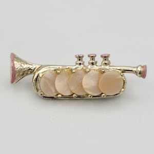 Vintage zilveren toon & schelp trompet broche met roze emaille kostuum sieraden Retro statement vrouwen pin instrument messing trechter mondstuk
